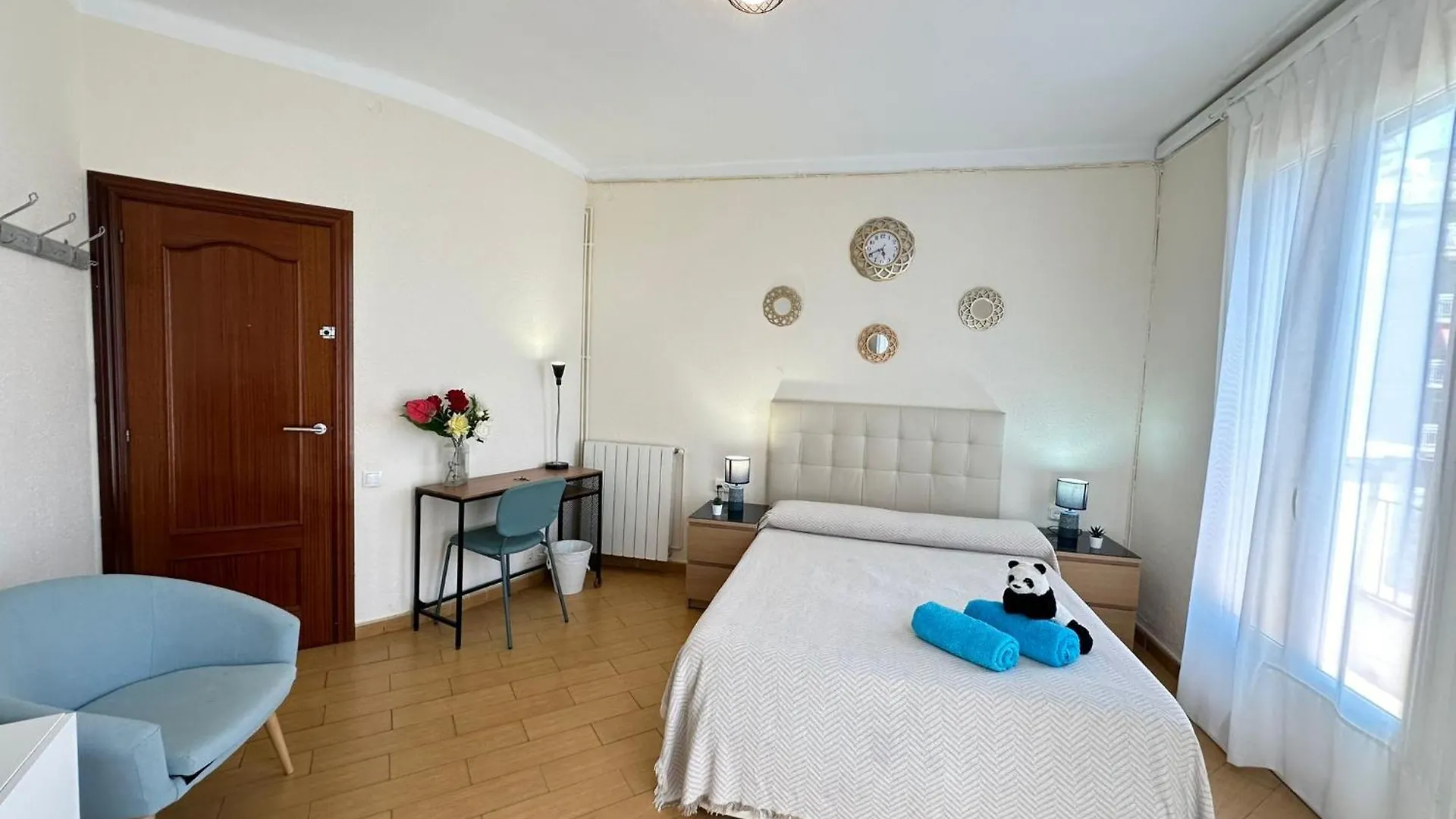 לינה וארוחת בוקר ברצלונה Acogedoras Habitaciones En Valencia